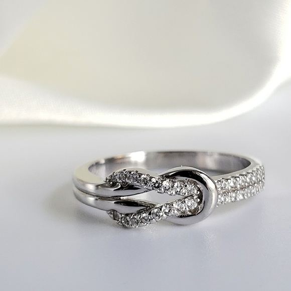 NEW 925 Sterling Silver Pave CZ Diamond Modern Looped Infinity Ring - Picture 4 of 10